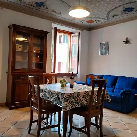 Azzurro Apartment